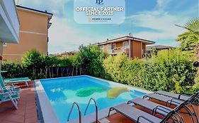 Desenzanoloft Official Partner Marriott Homes & Villas - Garden & Pool